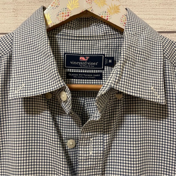 Vineyard Vines Classic Tucker Button Down Shirt - Picture 4 of 4